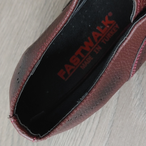 Burgundy shoes - Picture 3 of 4